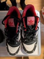 Adidas forum low w hello kitty editie maat 37 1/3, Adidas, Ophalen of Verzenden, Sneakers of Gympen, Gedragen