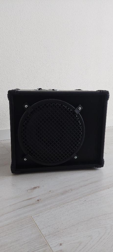 Basversterker box, Muziek en Instrumenten, Versterkers | Bas en Gitaar, Zo goed als nieuw, Basgitaar, 100 watt of meer, Ophalen of Verzenden