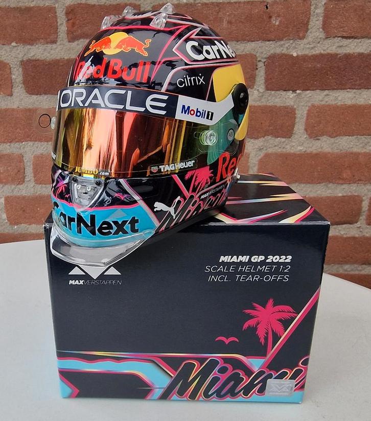 Max Verstappen. Miami GP 2022. Helm 1:2.+ Updates., Verzamelen, Automerken, Motoren en Formule 1, Zo goed als nieuw, Formule 1