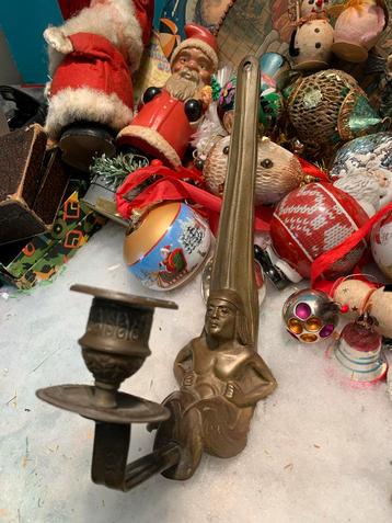 Bronzen Wandkandelaar met Figuur beschikbaar voor biedingen
