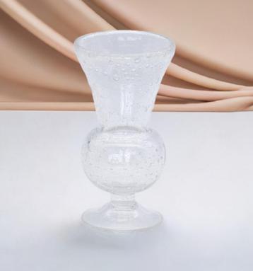 Vintage Geblazen Glazen Vaas met Bubbels beschikbaar voor biedingen