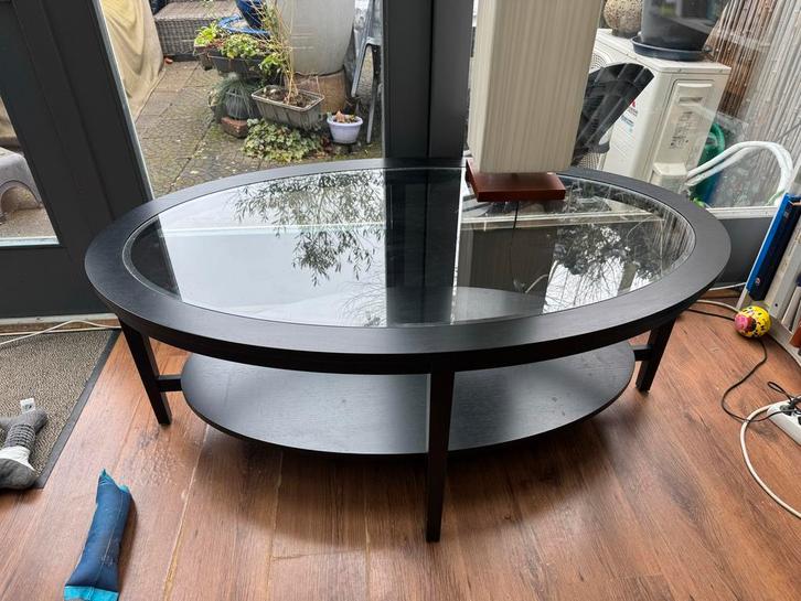 Gratis IKEA Salontafel, Huis en Inrichting, Tafels | Salontafels, Gebruikt, Minder dan 50 cm, 50 tot 100 cm, 100 tot 150 cm, Ovaal