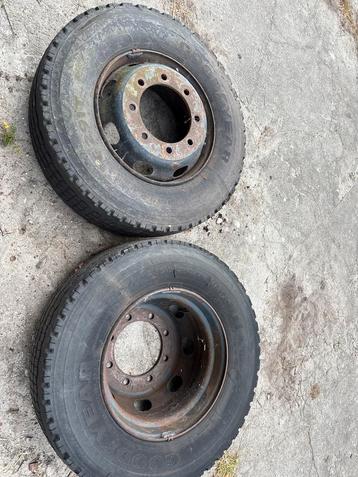 Goodyear Vrachtwagenbanden 235/70R16 met Velg beschikbaar voor biedingen
