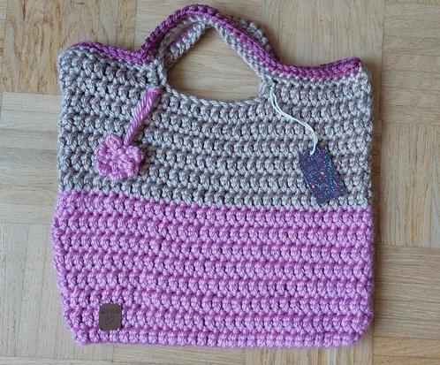 Tote bag gehaakte tas met gratis bag charm roze zand, Sieraden, Tassen en Uiterlijk, Tassen | Damestassen, Nieuw, Shopper, Roze