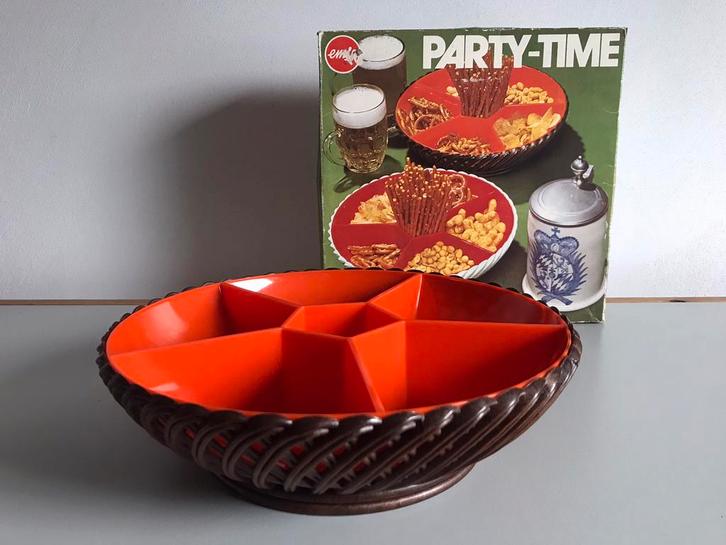 Retro, vintage  oranje Emsa partyschaal. Ongebruikt 🟠🟤, Huis en Inrichting, Keuken | Keukenbenodigdheden, Nieuw, Ophalen of Verzenden