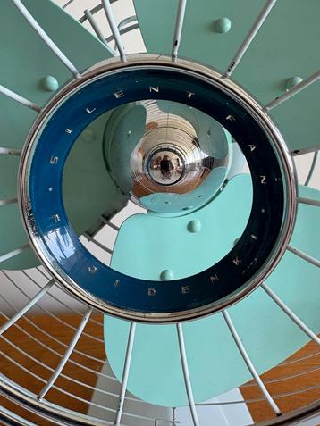 Zeldzame Vintage Fuji Denki Ventilator Mintgroen beschikbaar voor biedingen