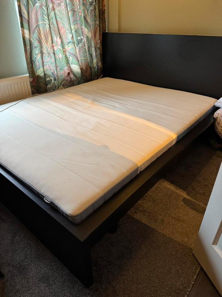 Ikea malm bed incl lattenbodem en (zo goed als nieuw) matras, Huis en Inrichting, Slaapkamer | Bedden, Zo goed als nieuw, Tweepersoons