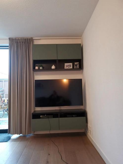 TV meubel BESTA IKEA. 120cm breed. Zwartbruin/groen, Huis en Inrichting, Kasten | Wandmeubels, Gebruikt, Minder dan 150 cm, Met deur(en)