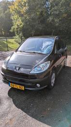 Peugeot 1007 1.4 2006 Zwart nieuwe apk.tot 20 januari 2027, Auto's, Voorwielaandrijving, 1360 cc, Zwart, 4 cilinders