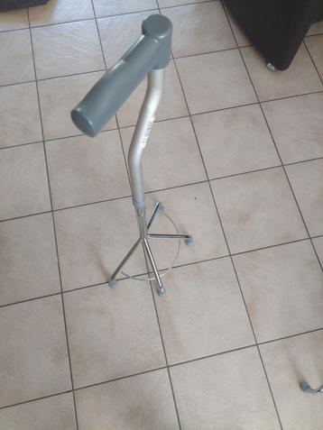 Wandelstok Eiffel vierpoot beschikbaar voor biedingen