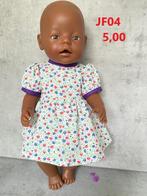 Poppenkleertjes baby pop jurkje. Opbrengst KiKa., Ophalen, Nieuw, Babypop