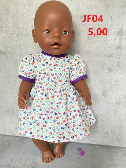 Poppenkleertjes baby pop jurkje. Opbrengst KiKa., Kinderen en Baby's, Speelgoed | Poppen, Nieuw, Babypop, Ophalen