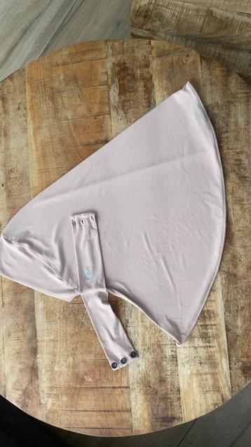 Ruya hoofddoek beschikbaar voor biedingen