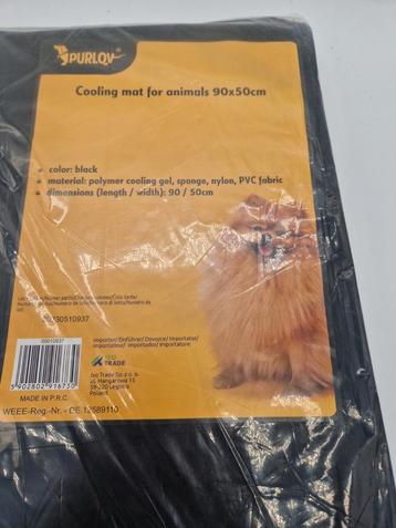 Nieuwe koelmatten voor de hond of kat 90x50 cm beschikbaar voor biedingen