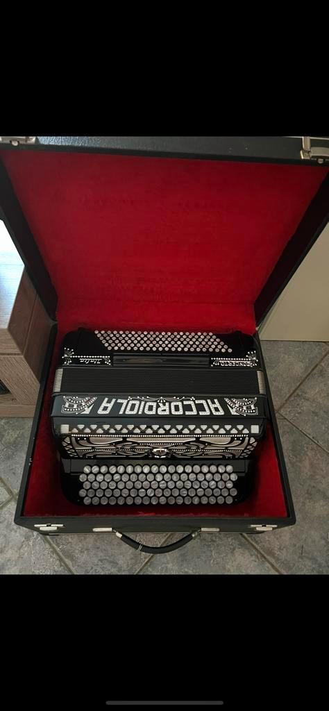 Accordiola Concerto  Italia knop splinternieuw st  genos !!, Muziek en Instrumenten, Accordeons, Zo goed als nieuw, 120-bas, Accordiola