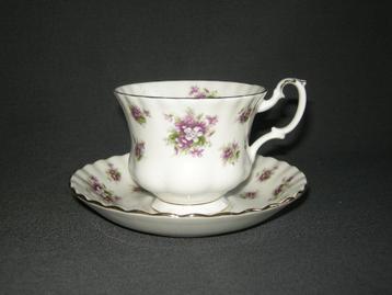 Royal Albert, Sweet Violets, grote kop & schotels beschikbaar voor biedingen