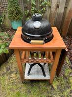 Goed onderhouden Kamado BBQ met tafel, Ophalen, Gebruikt