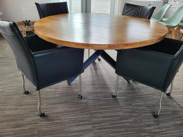 4 zwarte leren eetkamerstoelen op wieltjes, Huis en Inrichting, Stoelen, Gebruikt, Vijf, Zes of meer stoelen, Leer, Metaal, Zwart