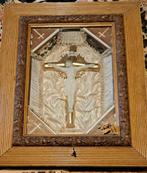 Antieke godsdienstige muurpaneel kruisbeeld met muziekdoos, Antiek en Kunst, Ophalen