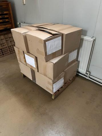 15 Dozen vol met Witte Dikke Kaarten Karton 21,8 x 15 cm beschikbaar voor biedingen