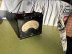 Voltmeter, Bakeliet, Antiek en Kunst, Antiek | Gereedschap en Instrumenten, Ophalen of Verzenden