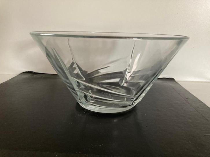 Fidenza (Italy) schaal kristal  DESIGN strak patroon, Antiek en Kunst, Antiek | Glas en Kristal, Ophalen of Verzenden