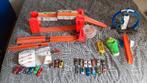 Hot Wheels stuntbrug en wat uitbreiding, Kinderen en Baby's, Speelgoed | Racebanen, Ophalen, Racebaan, Zo goed als nieuw, Zelf te bouwen