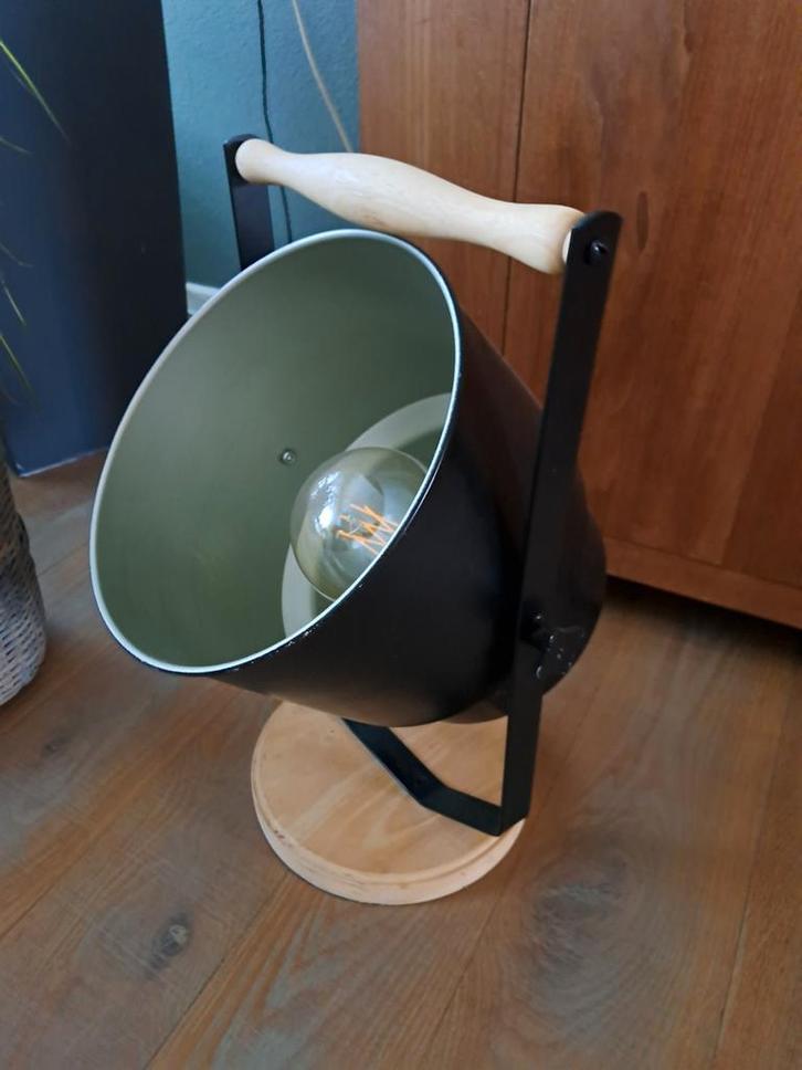 Industriële Lamp met Houten Handvat, Huis en Inrichting, Lampen | Tafellampen, Zo goed als nieuw, Minder dan 50 cm, Hout, Metaal