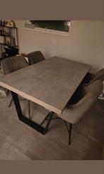 Woonexpress stoelen Tolbert (4) + bijpassende tafel Laren, Huis en Inrichting, Ophalen, Zo goed als nieuw, Grijs