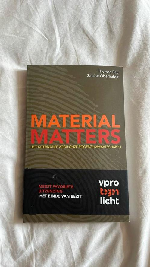 Sabine Oberhuber - Material matters, Boeken, Overige Boeken, Zo goed als nieuw, Ophalen of Verzenden