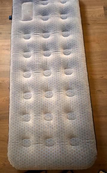 High Peak Comfort Plus Luchtbed met pomp 185 x 74 cm beschikbaar voor biedingen