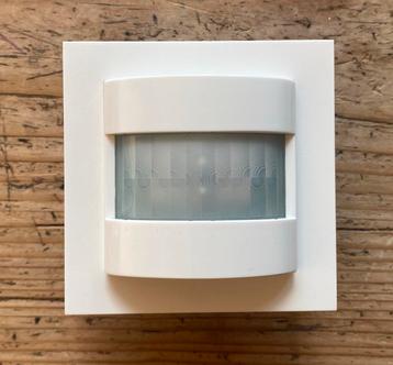 GIRA bewegingssensor set beschikbaar voor biedingen