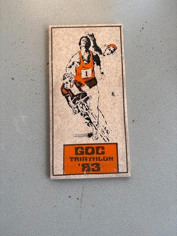 Tegel, vintage, triathlon , sport, zwemmen, fietsen, rennen beschikbaar voor biedingen
