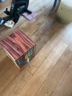 Stylish Book-Themed Stool, Ophalen of Verzenden, Zo goed als nieuw