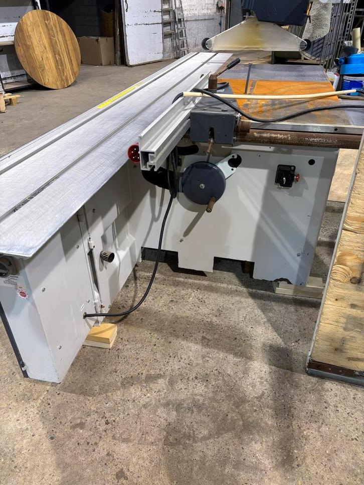 Robland Z320 formaat zaag., Doe-het-zelf en Verbouw, Gereedschap | Zaagmachines, Gebruikt, Cirkelzaag, 1200 watt of meer, 70 mm of meer