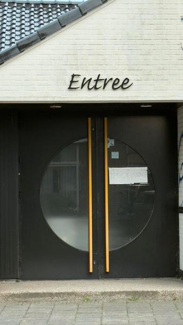 Totale Leegverkoop Unieke Antieke en Vintage Spullen beschikbaar voor biedingen