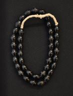 Ketting zwarte 'Egg trade beads' handelskralen, ca 1900-1940, Ophalen of Verzenden