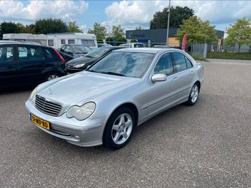 Mercedes-Benz C-Klasse 1.8 C200 Kompr Sedan 2003 Grijs beschikbaar voor biedingen