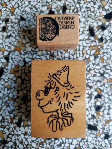 Twee houten stempels. Clown  beschikbaar voor biedingen