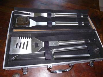 RVS barbecue set in plastic in aluminiumkoffer nieuw + meer beschikbaar voor biedingen