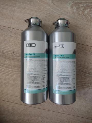 Twee Label+ Bedkruiken Aluminium met koperen sluiting beschikbaar voor biedingen