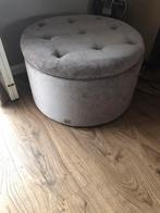 Riviera Maison poef met opbergruimte, Huis en Inrichting, Banken | Voetenbanken en Poefen, Ophalen, Rond, Minder dan 50 cm, Zo goed als nieuw