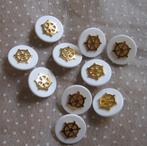 (Nieuwe) witte knopen met 'gouden' stuurwiel, Hobby en Vrije tijd, Verzenden, Nieuw, Knoop of Knopen