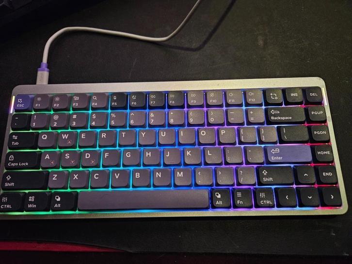 NuPhy Air75 HE, Computers en Software, Toetsenborden, Zo goed als nieuw, Qwerty, Bedraad, Gaming toetsenbord, Multimediatoetsen