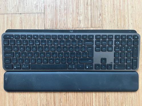 Logitech MX Keys Keyboard (met Polssteun), Computers en Software, Toetsenborden, Zo goed als nieuw, Qwerty, Draadloos, Ophalen of Verzenden