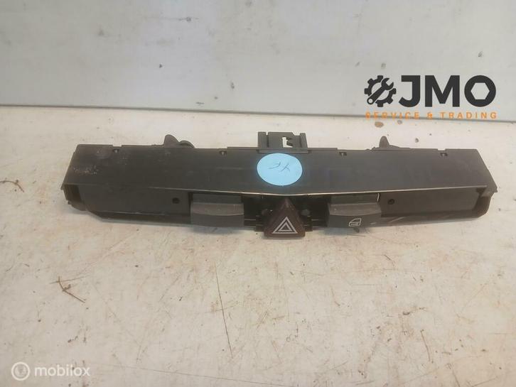 Schakelaar alarmlicht Opel Astra H  2004-2009, Auto-onderdelen, Dashboard en Schakelaars, Opel, Gebruikt, Ophalen of Verzenden