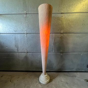 OPRUIMING Dutch design fiberglas vloerlamp 3A Interieur beschikbaar voor biedingen