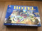 Hotel van MB vanaf 8 jr voor 2-4 spl compleet., Hobby en Vrije tijd, Gezelschapsspellen | Bordspellen, Ophalen of Verzenden, Zo goed als nieuw
