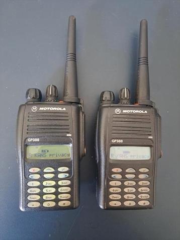 2× Motorola GP388 portofoon met toebehoren beschikbaar voor biedingen