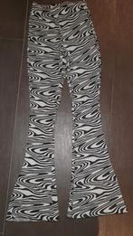 Leuke zwart - witte zebra print flared broek Maat XXS, Kleding | Dames, Carnavalskleding en Feestkleding, FB Sister, Maat 34 (XS) of kleiner